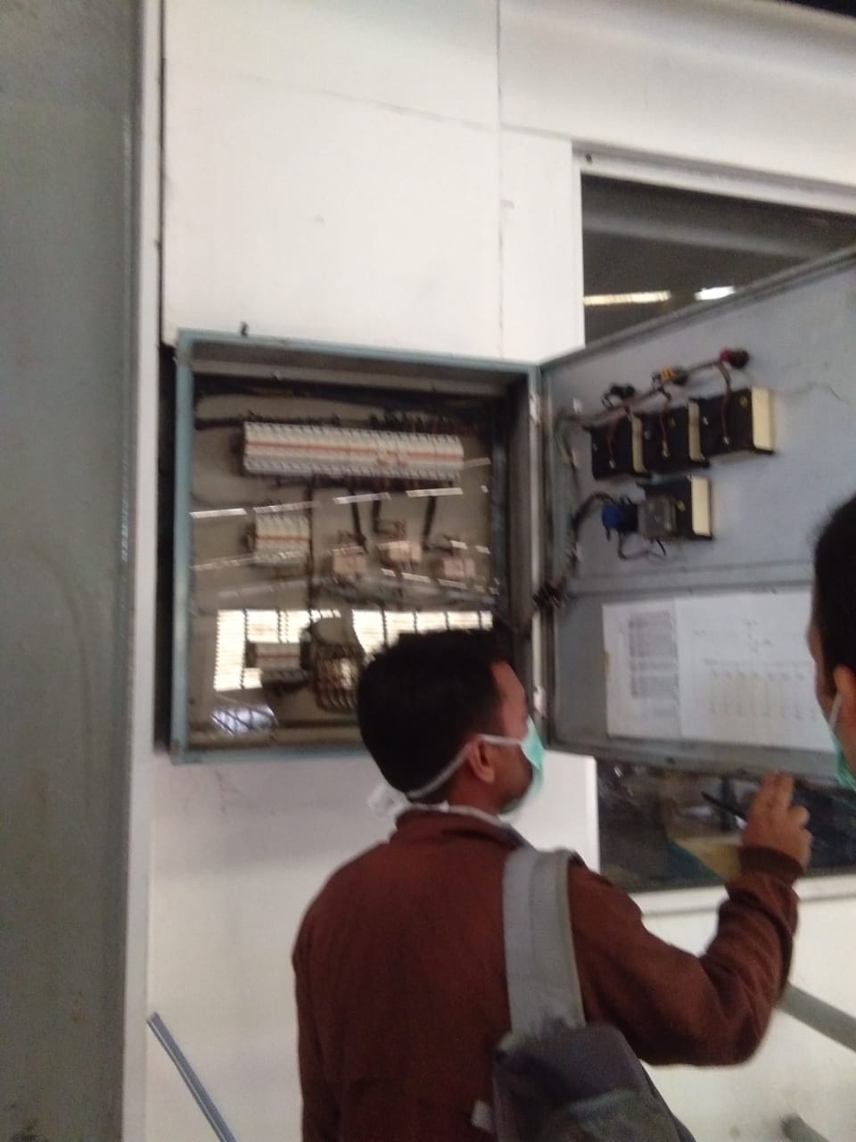 Pemasangan Panel Surya (Soalar Panel) di Warung Buncit, Jakarta Selatan