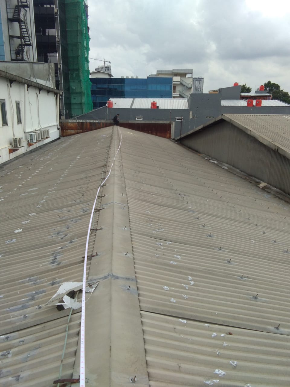 Pemasangan Panel Surya (Soalar Panel) di Warung Buncit, Jakarta Selatan