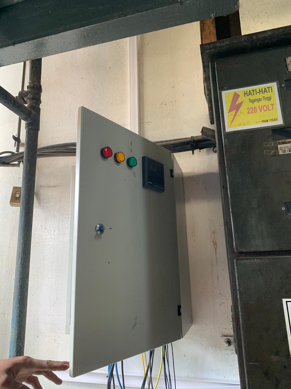 Pemasangan Panel Surya (Soalar Panel) di Warung Buncit, Jakarta Selatan