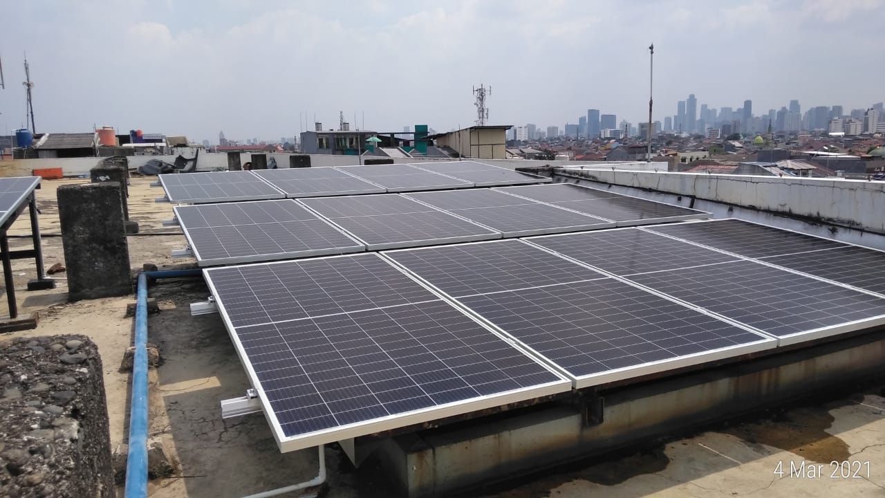 Pemasangan Panel Surya ( Solar Panel) di Pramuka, Jakarta Timur